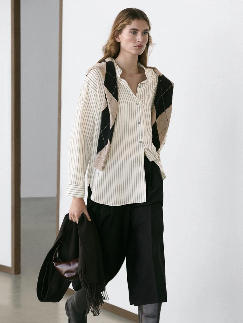 Рубашка в полоску с плавным фасоном