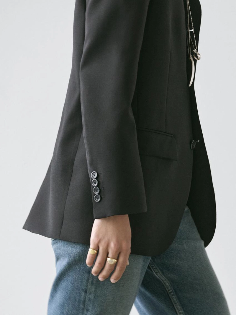 Пиджак из шерсти с тремя пуговицами