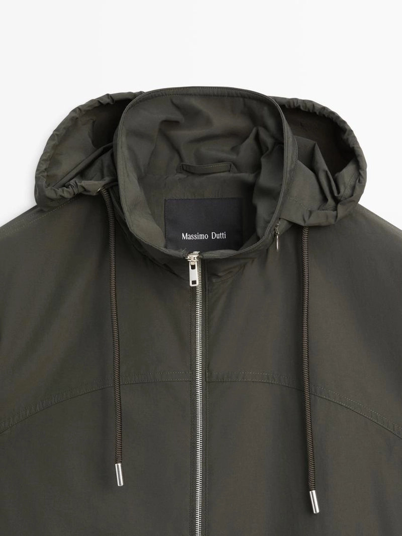 Плащ из технической ткани с капюшоном