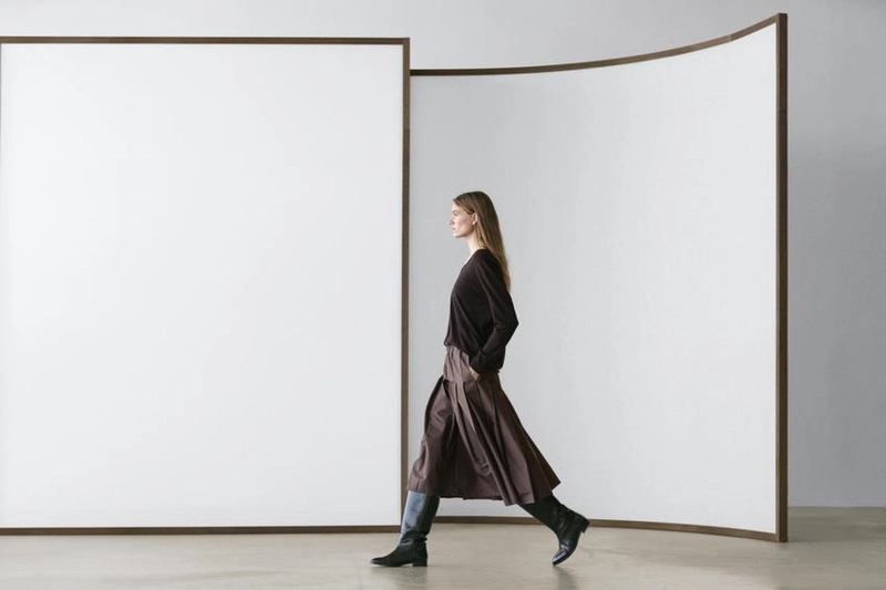 Свитер с v-образным вырезом в оверсайз