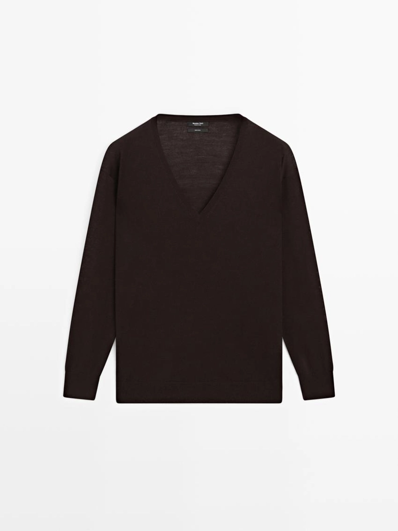 Свитер с v-образным вырезом в оверсайз