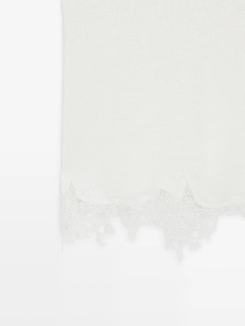 Топ-майка с кружевными деталями