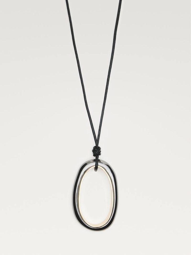 Ожерелье с овальным подвеской