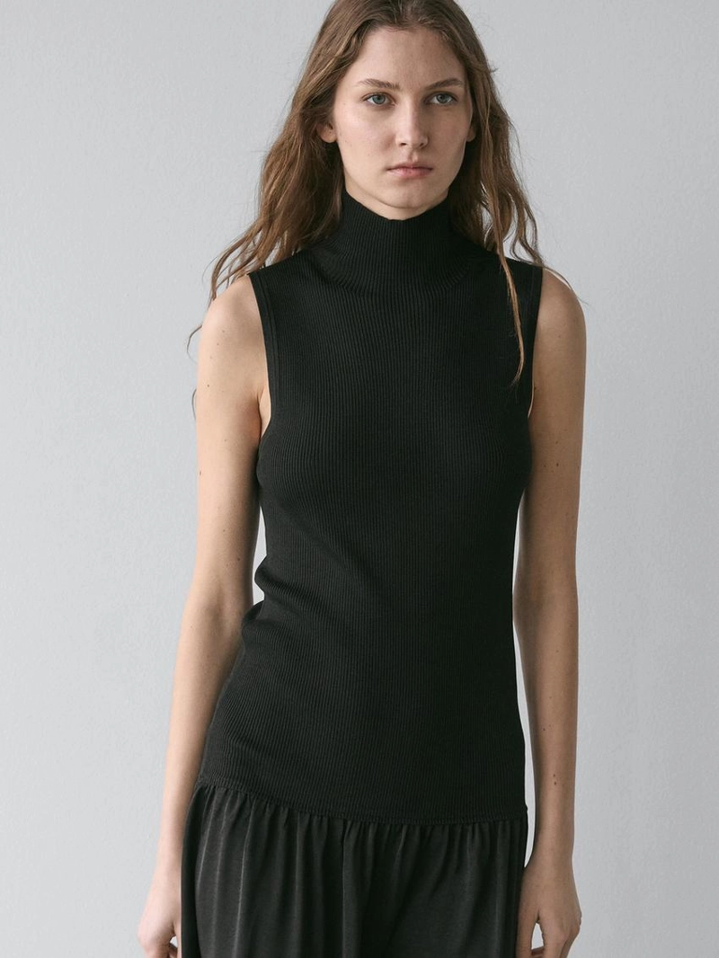 Платье-миди из трикотажа с контрастными деталями