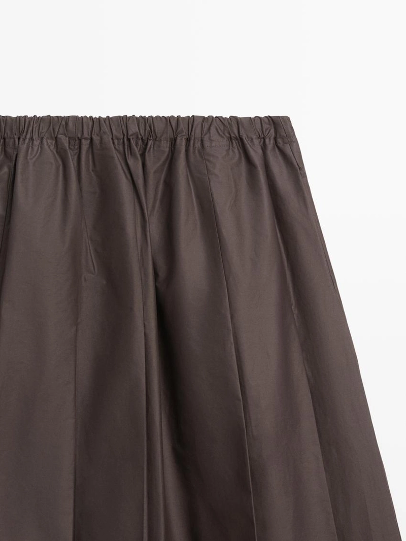 Юбка миди из технической ткани с боковыми складками