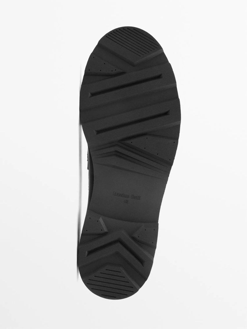 Мокасины из кожи с монеткой и трековой подошвой