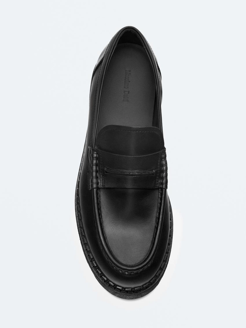 Мокасины из кожи с монеткой и трековой подошвой