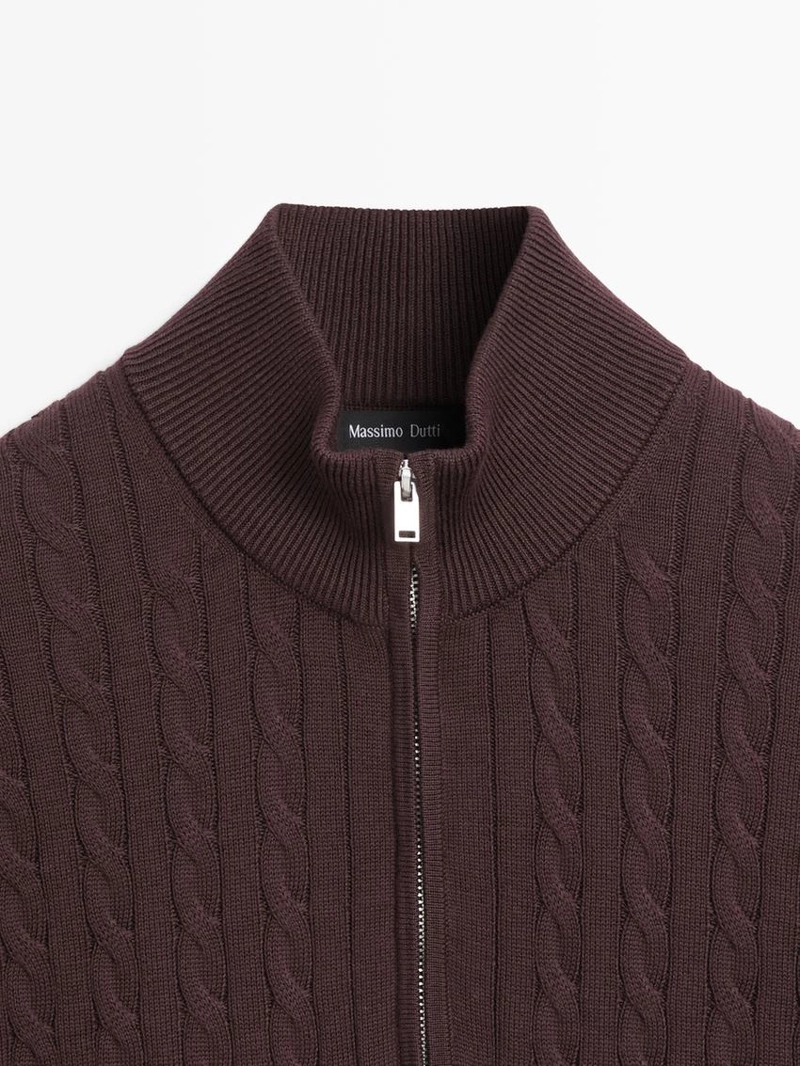 Водолазка из вязаного трикотажа с молнией