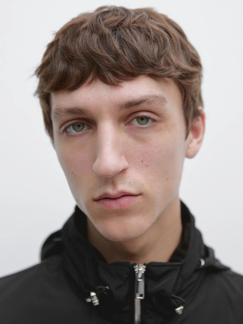 Парка с капюшоном и деталями из ткани