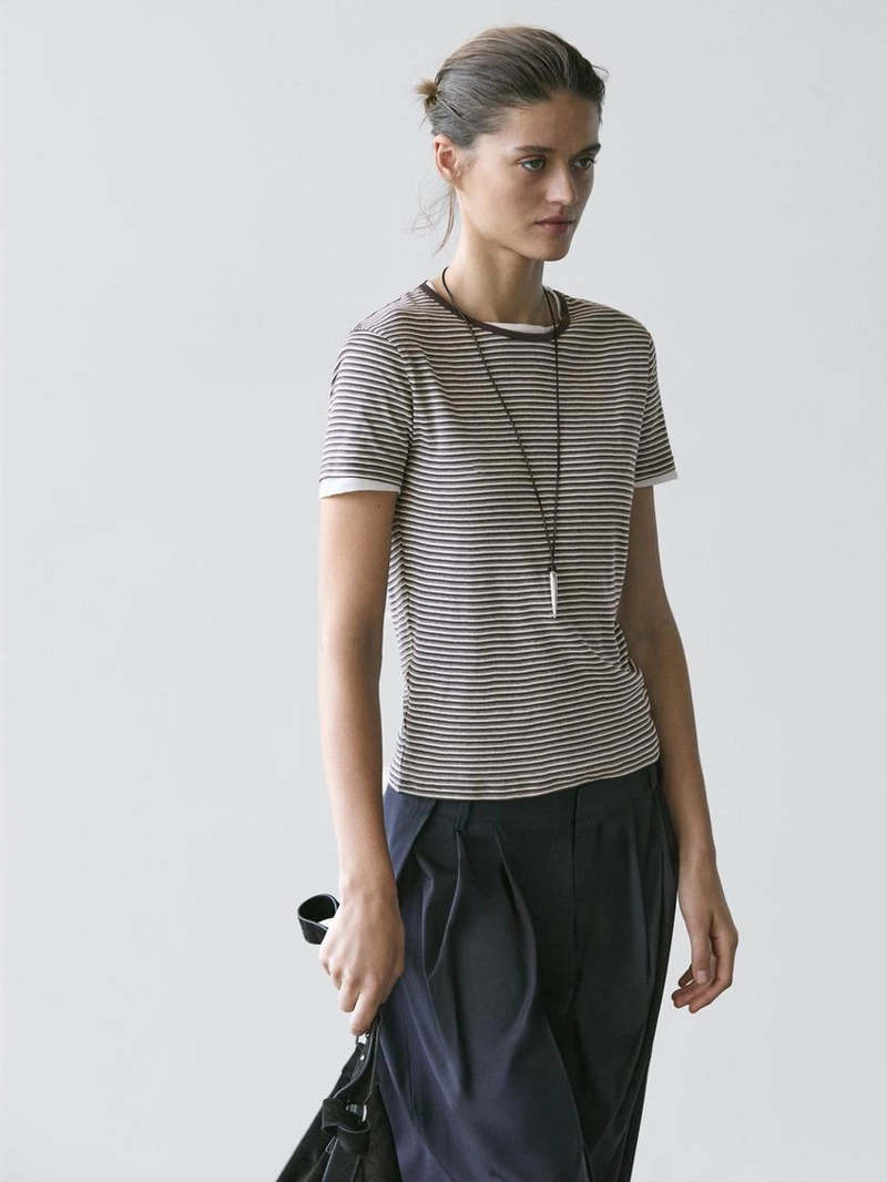 Полосатая двухслойная футболка с короткими рукавами