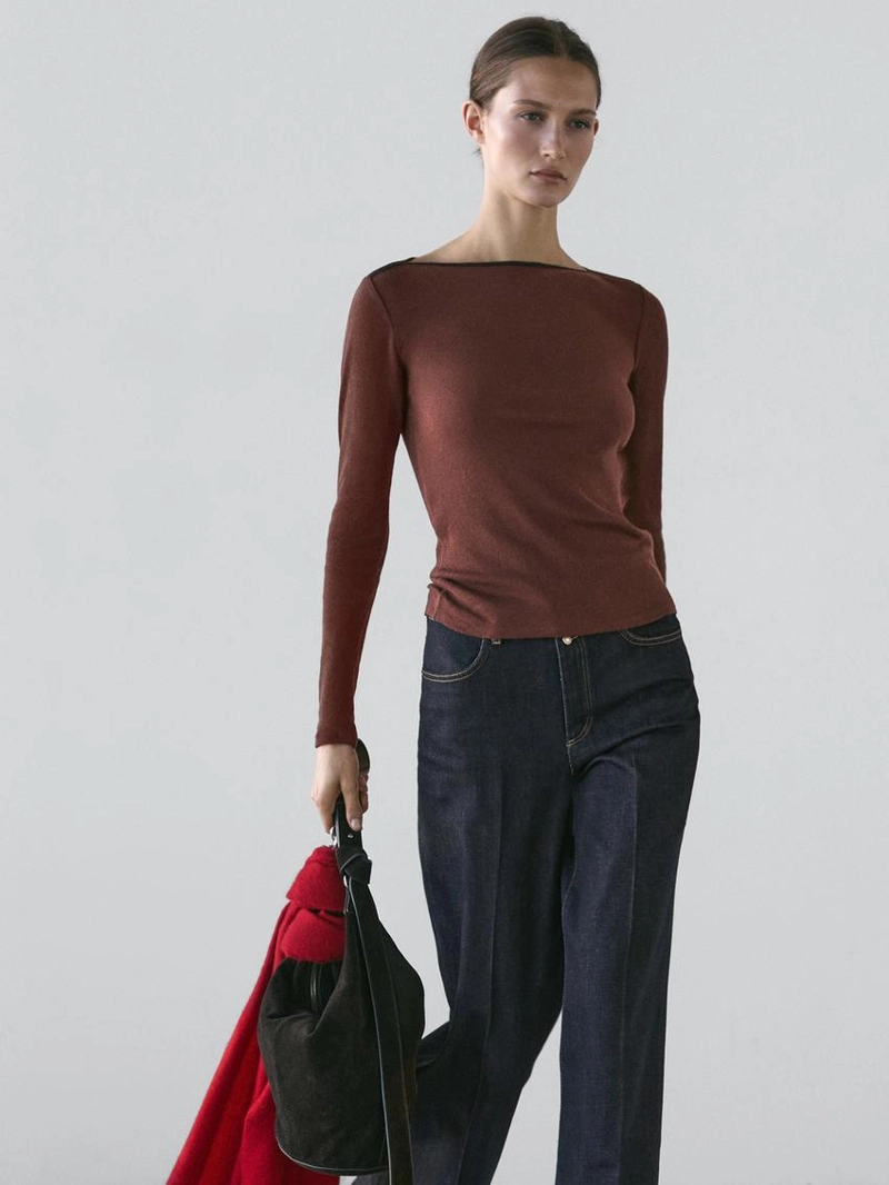 Топ с деталями контрастного оттенка