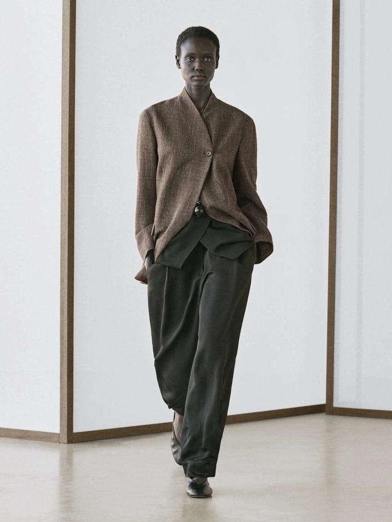 Пальто из шерстяной смеси с высоким воротником и меланжевым эффектом