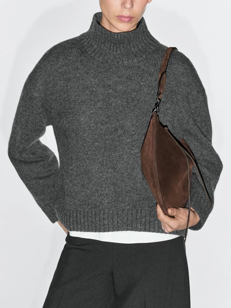 Сумка полумесяц из разделанной кожи