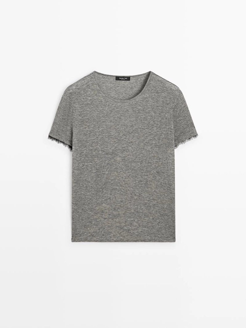 Футболка с коротким рукавом и кружевными деталями