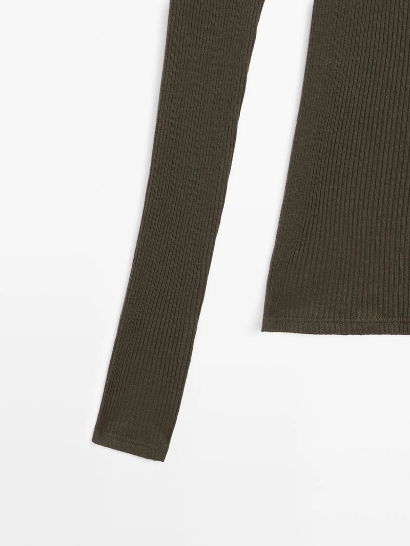 Лонгслив с элементами ребристого узора