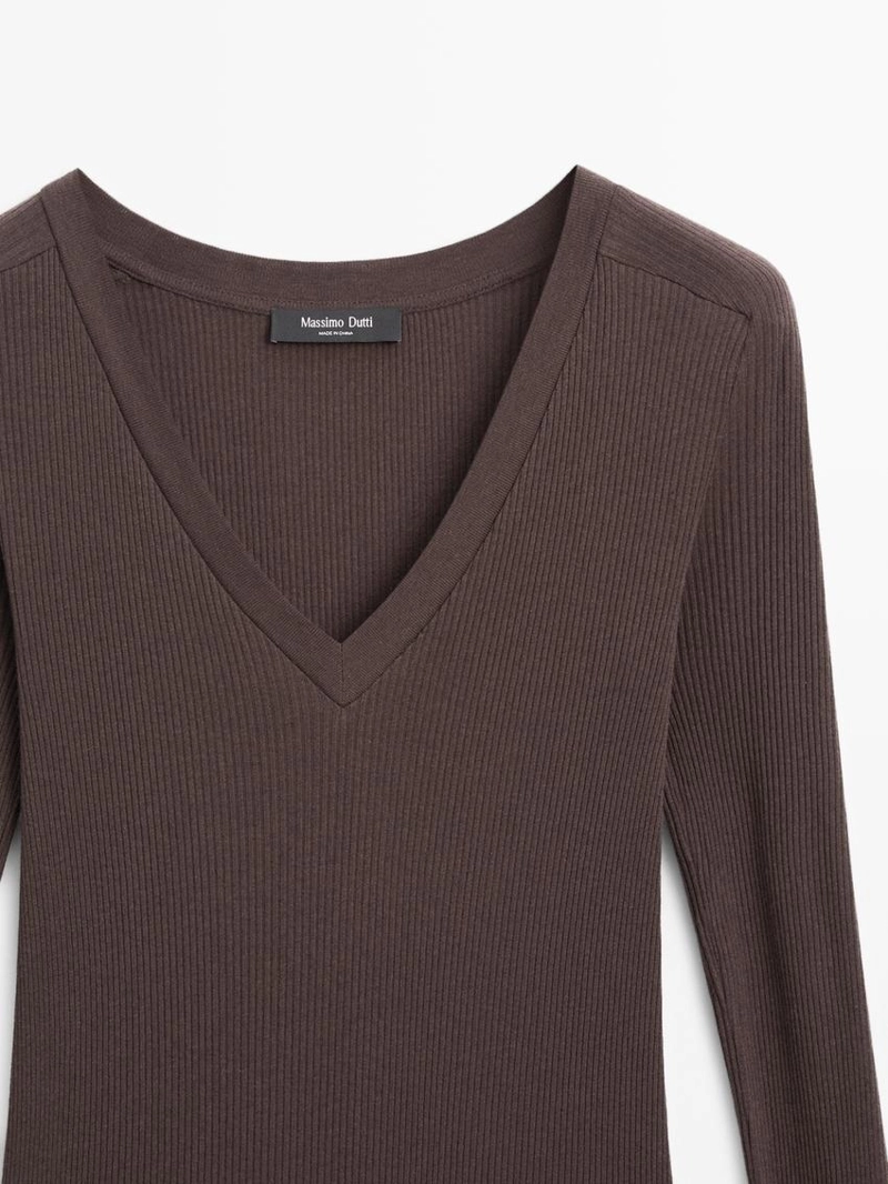 Футболка с длинным рукавом и v-образным вырезом из ребристой ткани
