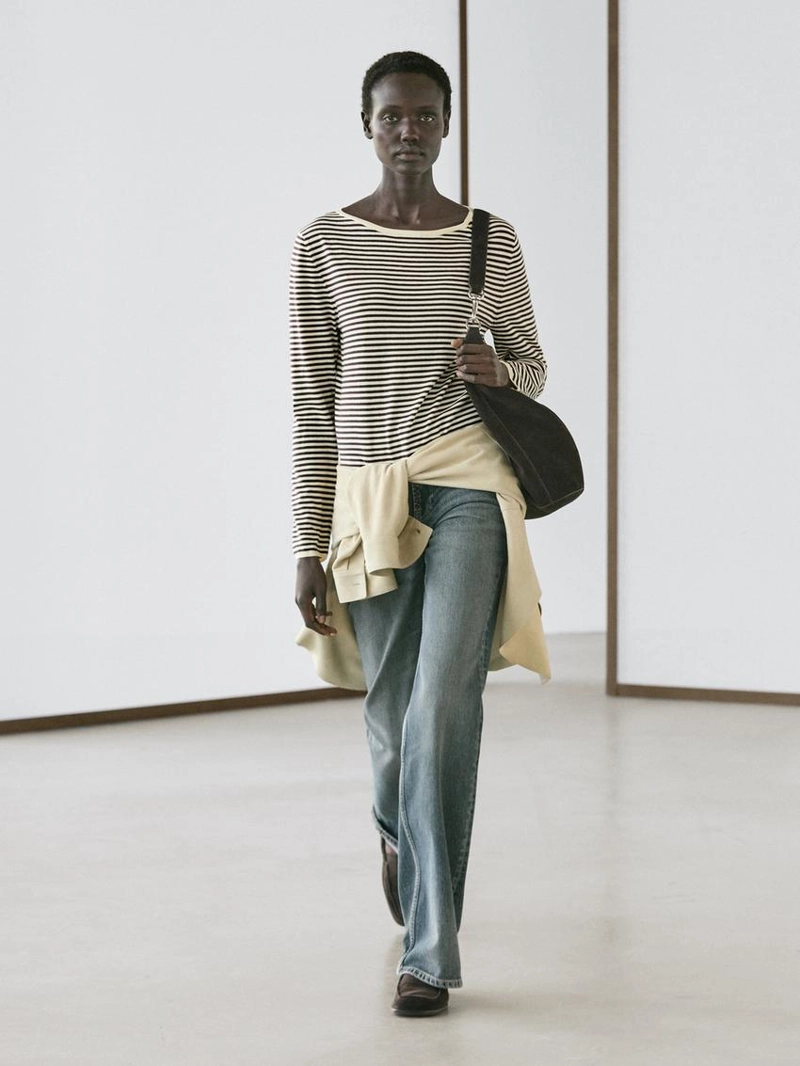 Длинный вязаный свитер в полоску