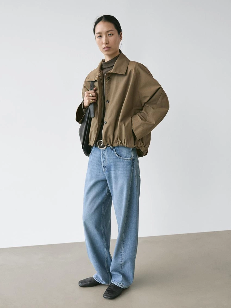 Бомбер с высоким воротником