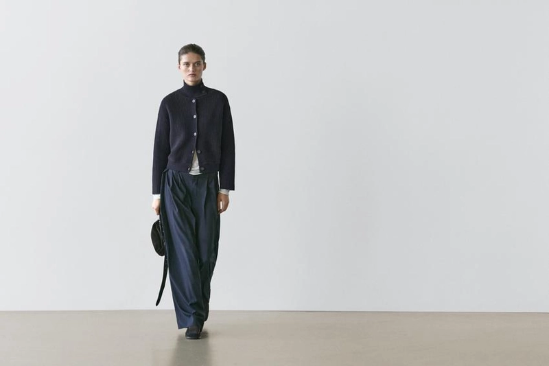 Кардиган из хлопкового трикотажа с высоким воротником