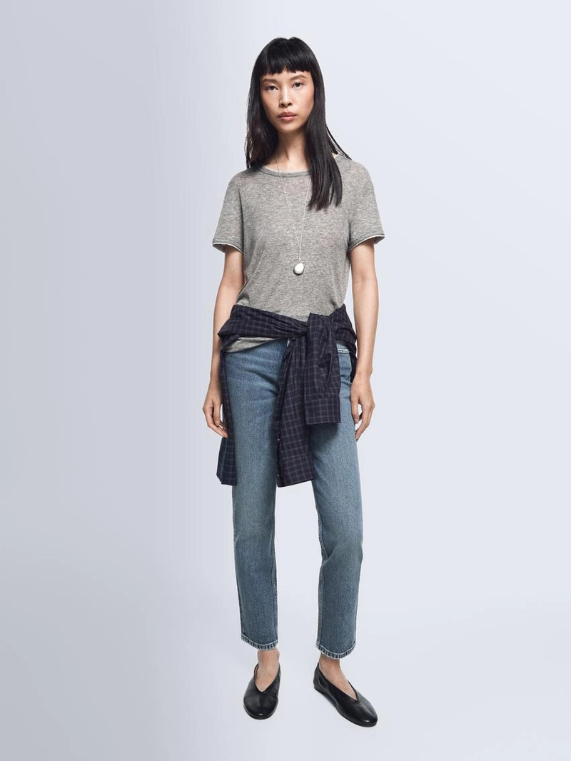 Джинсы с завышенной посадкой и укороченным силуэтом