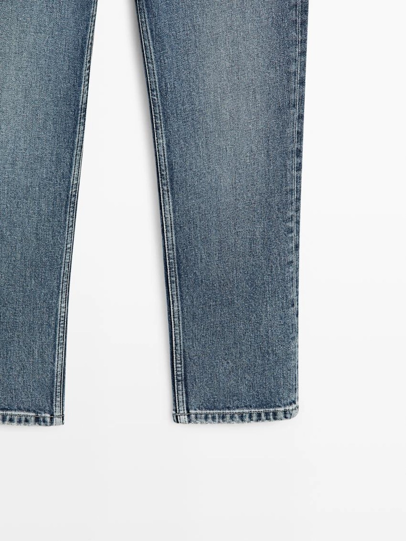 Джинсы с завышенной посадкой и укороченным силуэтом