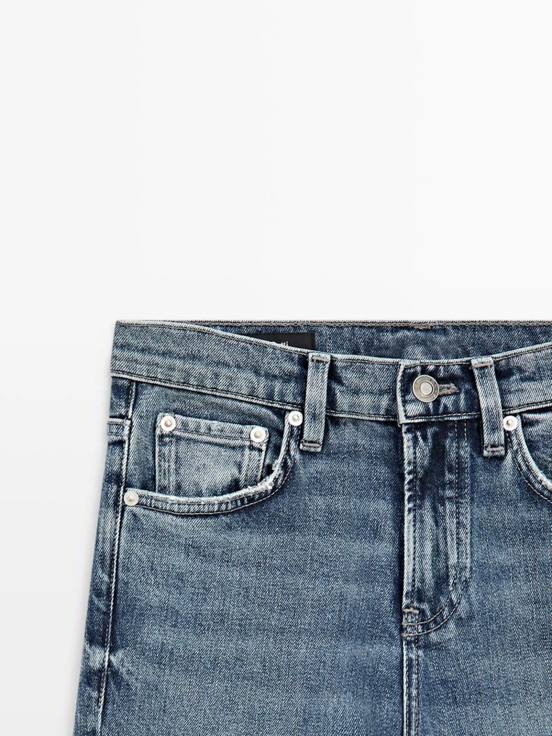 Джинсы с завышенной посадкой и укороченным силуэтом