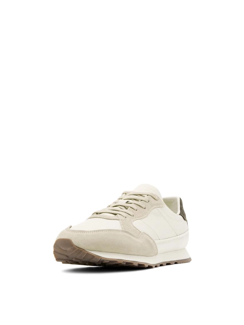 Кроссовки с контрастной задней частью