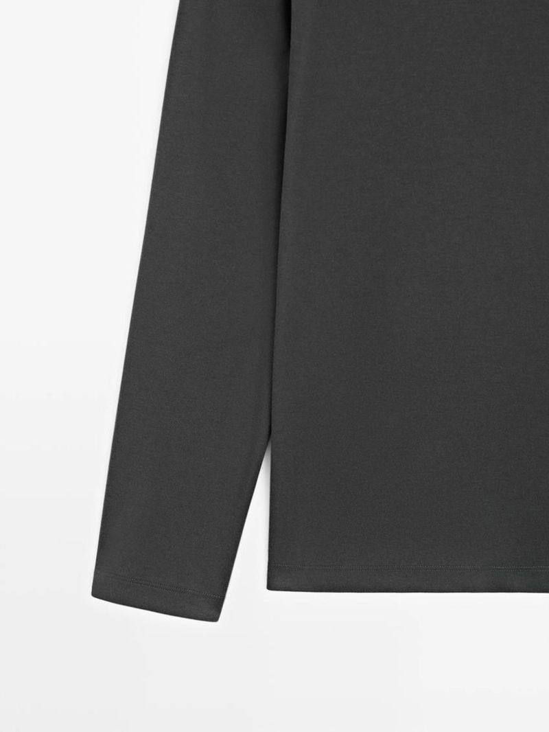 Поло с длинным рукавом на кнопках