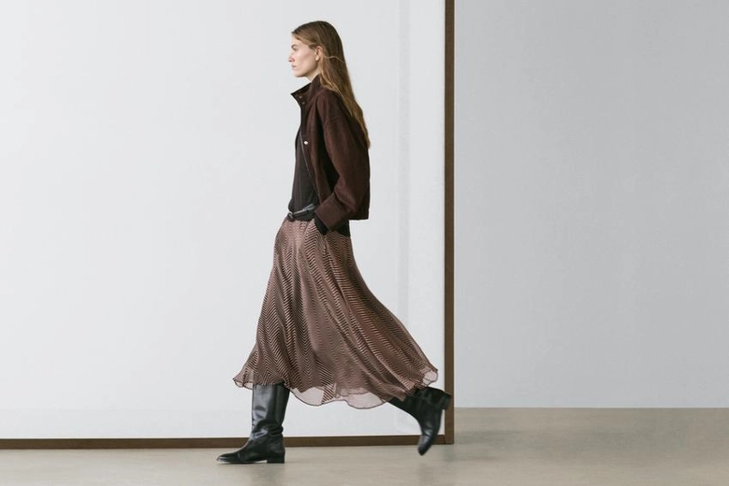 Юбка-миди с геометрическим принтом и расклешенной юбкой