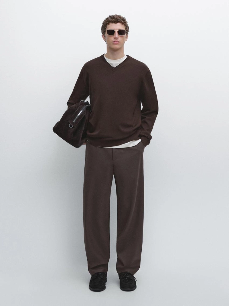 Вязаный свитер с v-образным вырезом из хлопкового микса