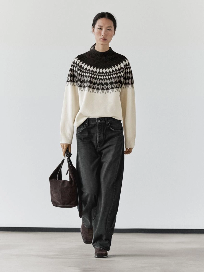 Джинсы средней посадки свободного кроя