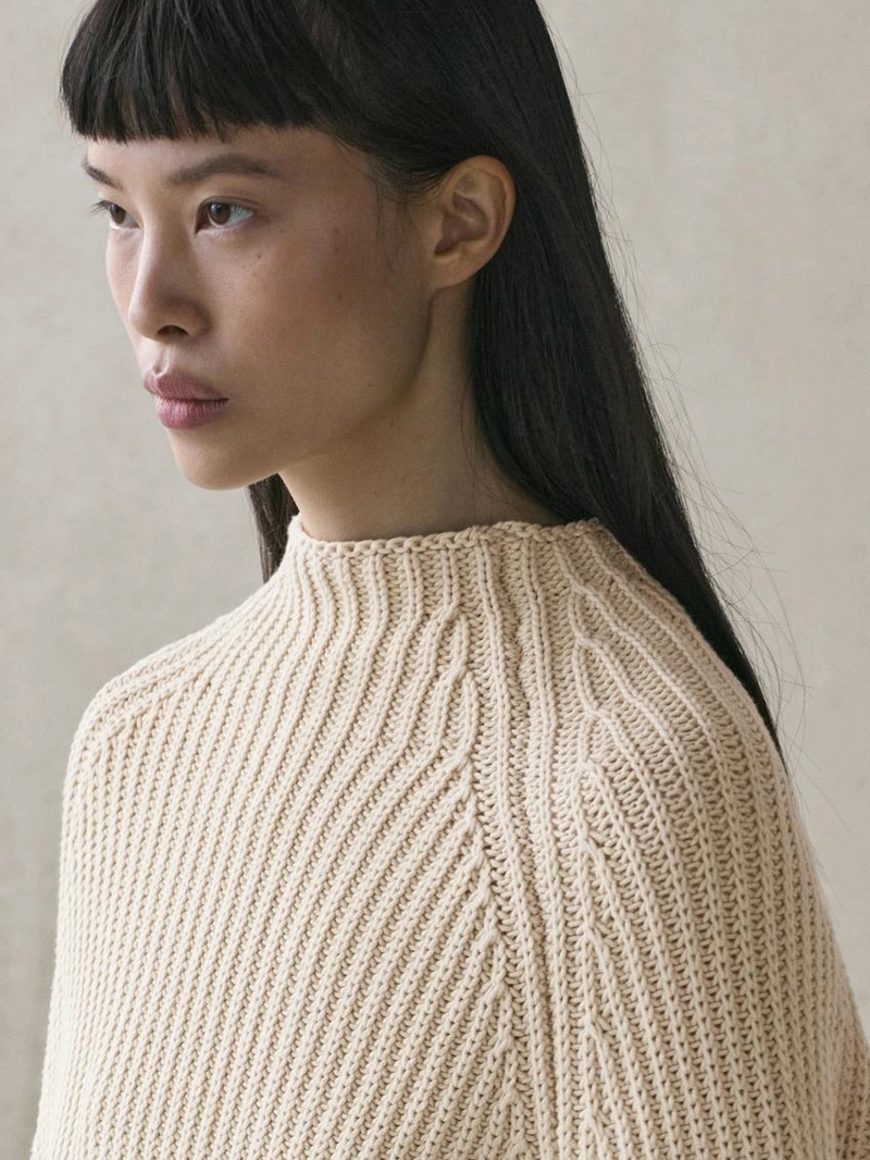 Плед-накидка с разрезами