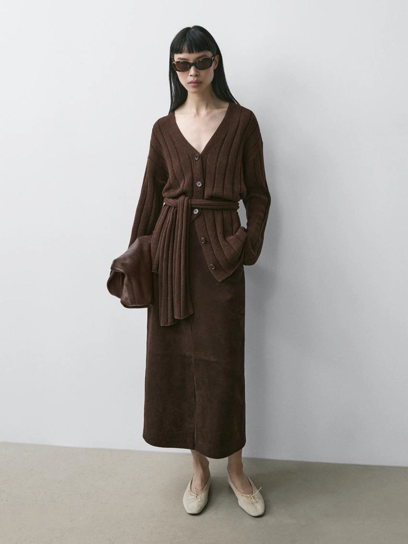 Кофточка-кардиган с деталями на талии