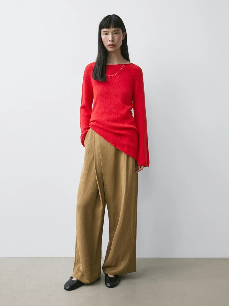 Асимметричный вязаный свитер