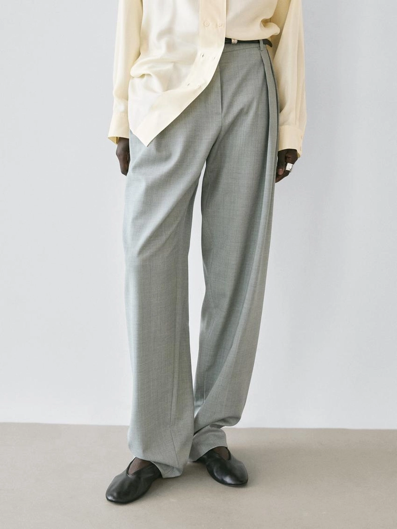 Брюки со складками и стрелками