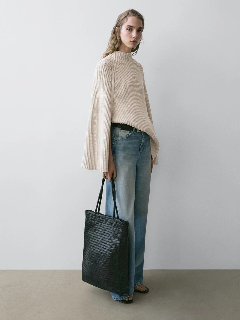 Джинсы с высокой посадкой и широкими брючинами