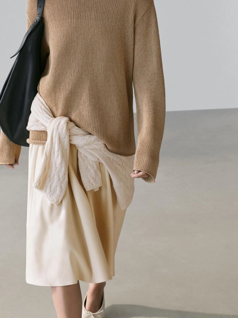 Свитер с вырезом из смесового хлопка