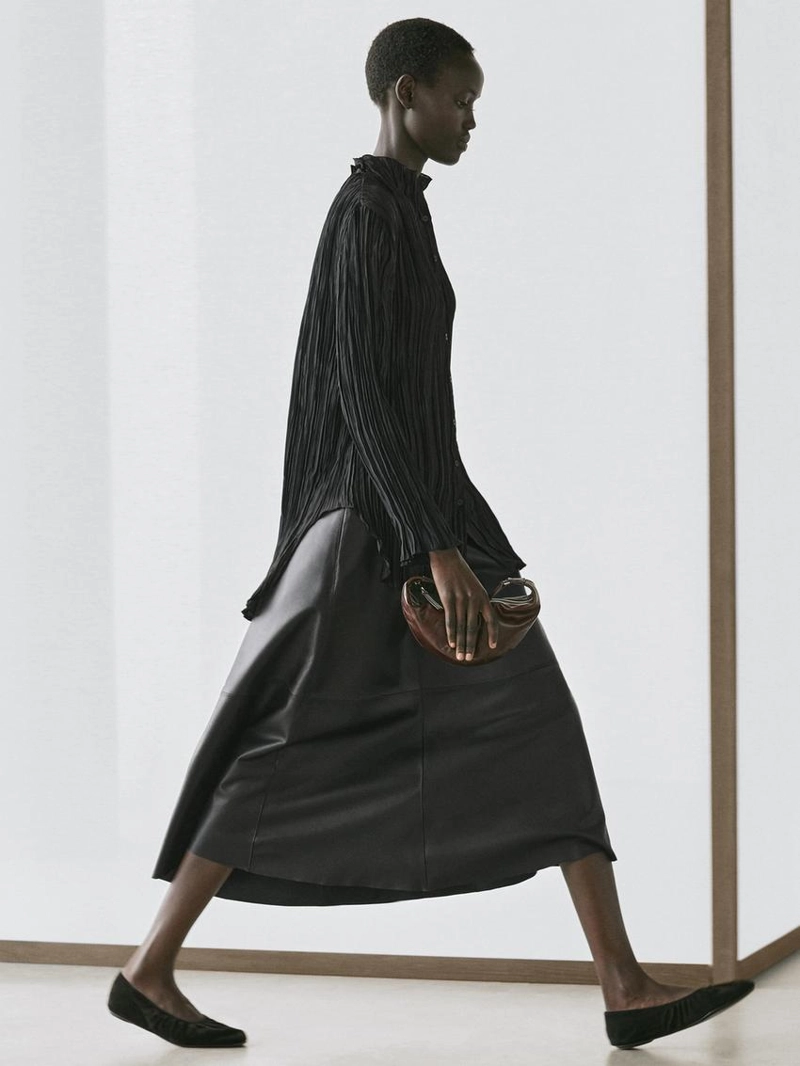 Рубашка с драпировкой и складками