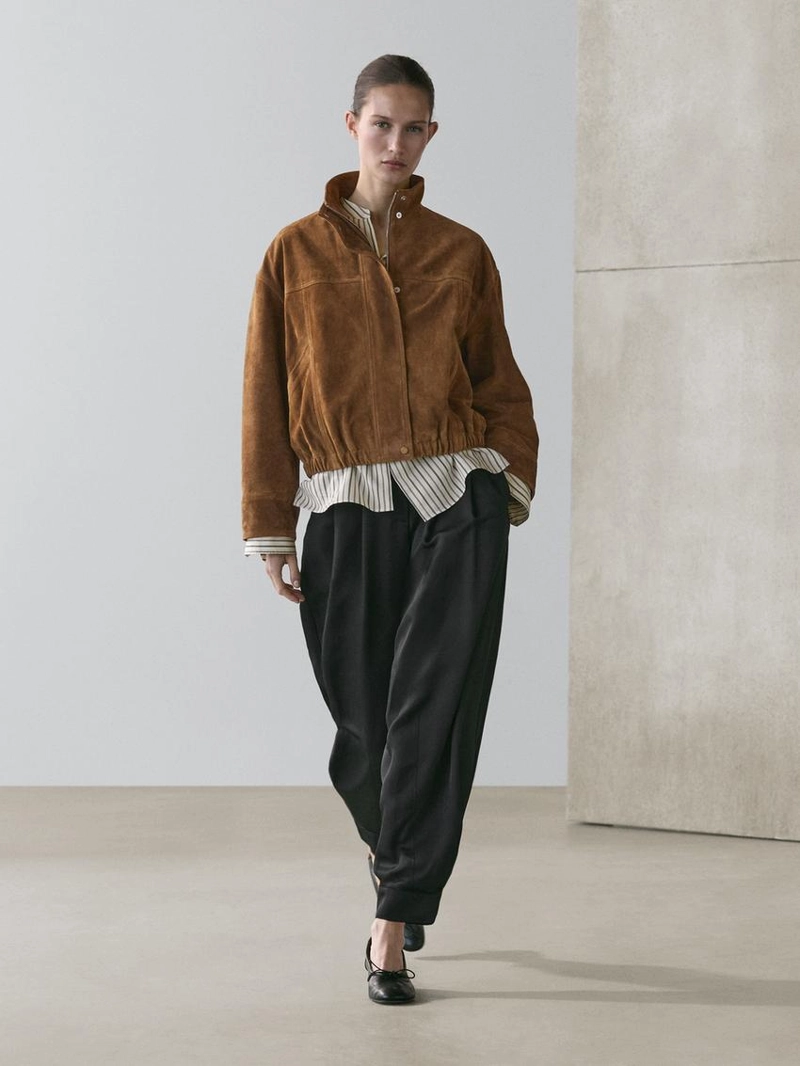 Короткая куртка из замши