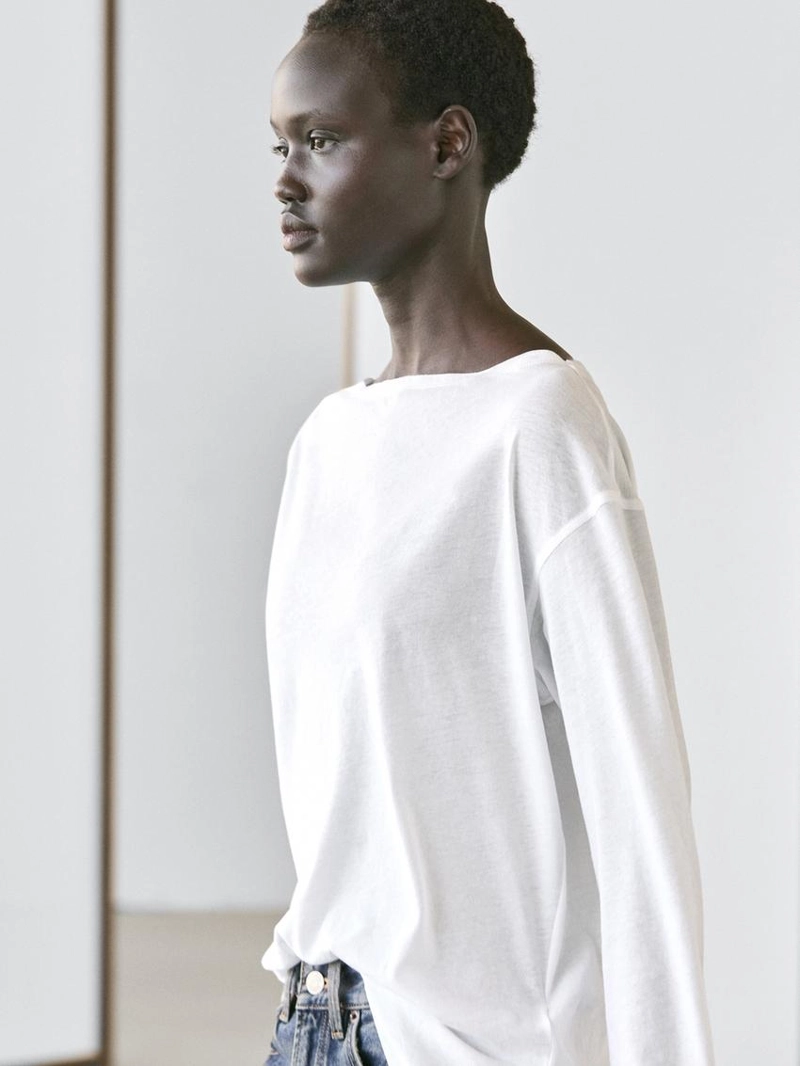 Футболка с лодочным вырезом из 100% хлопка