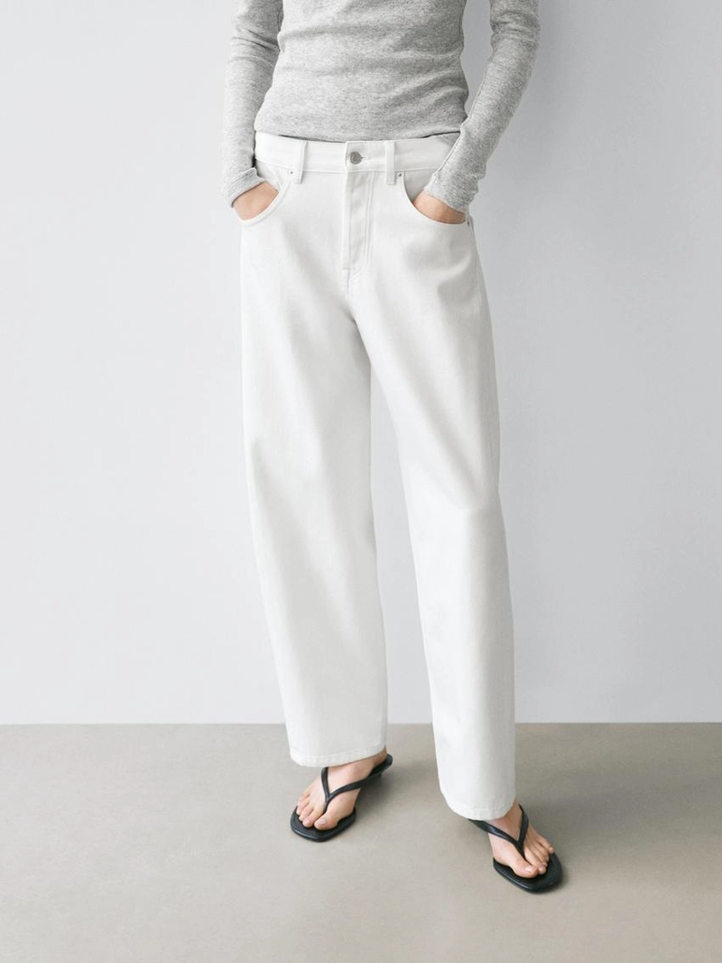 Джинсы с завышенной талией и свободным кроем