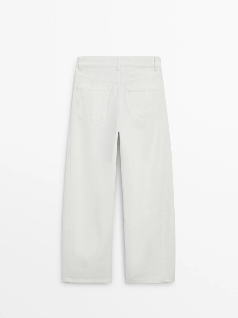 Джинсы с завышенной талией и свободным кроем