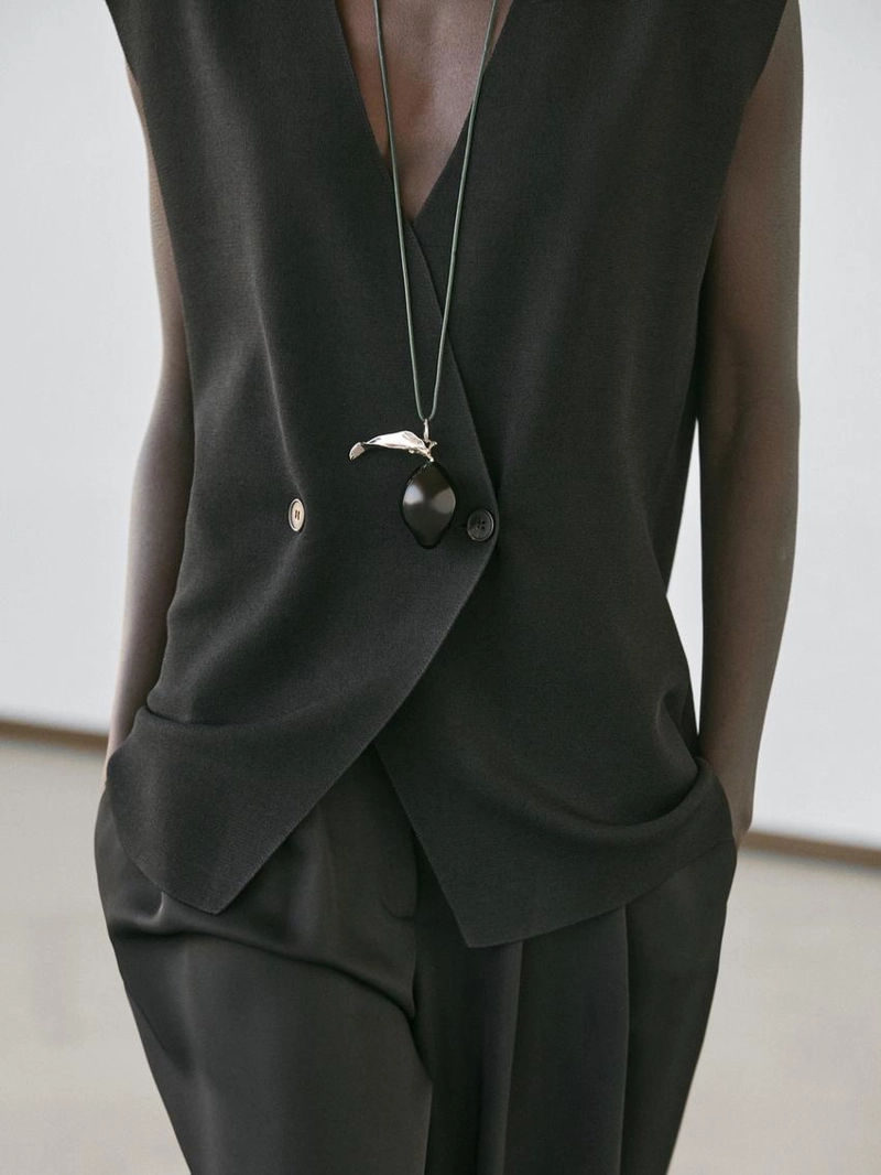 Длинный жилет с перекрестным детаем