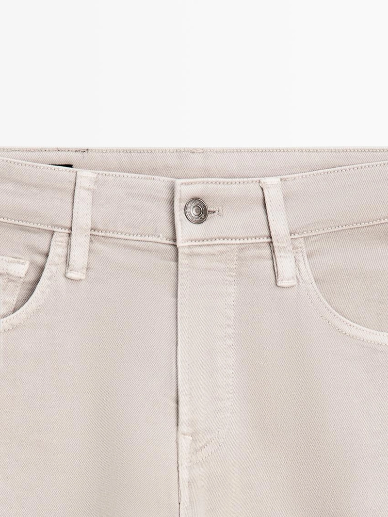 Джинсы с зауженным кроем