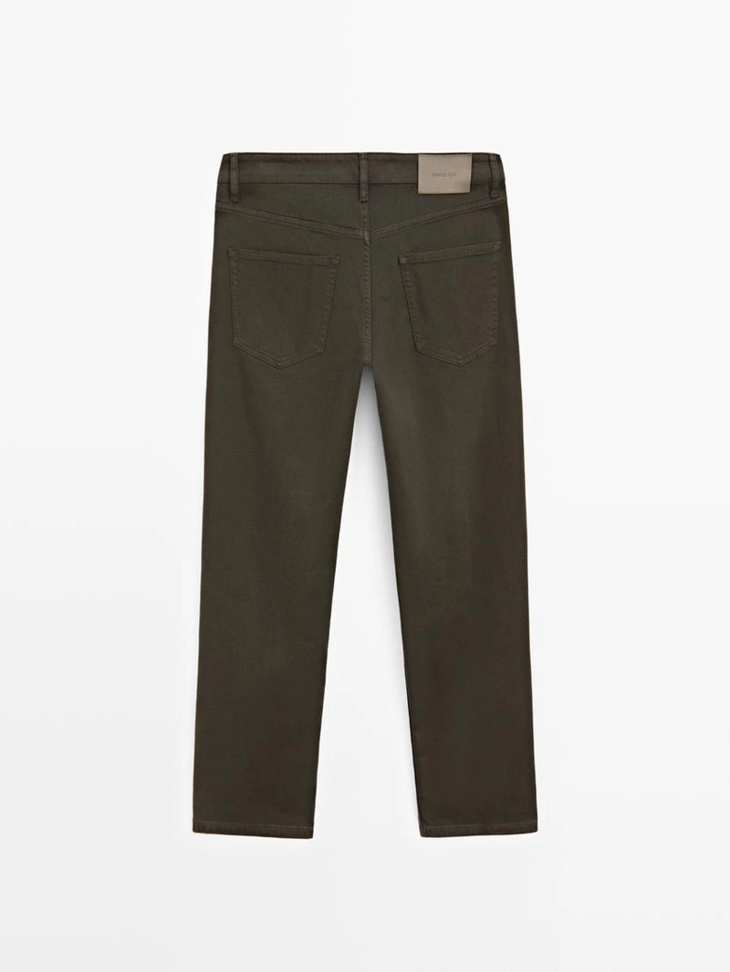 Джинсы с зауженным кроем