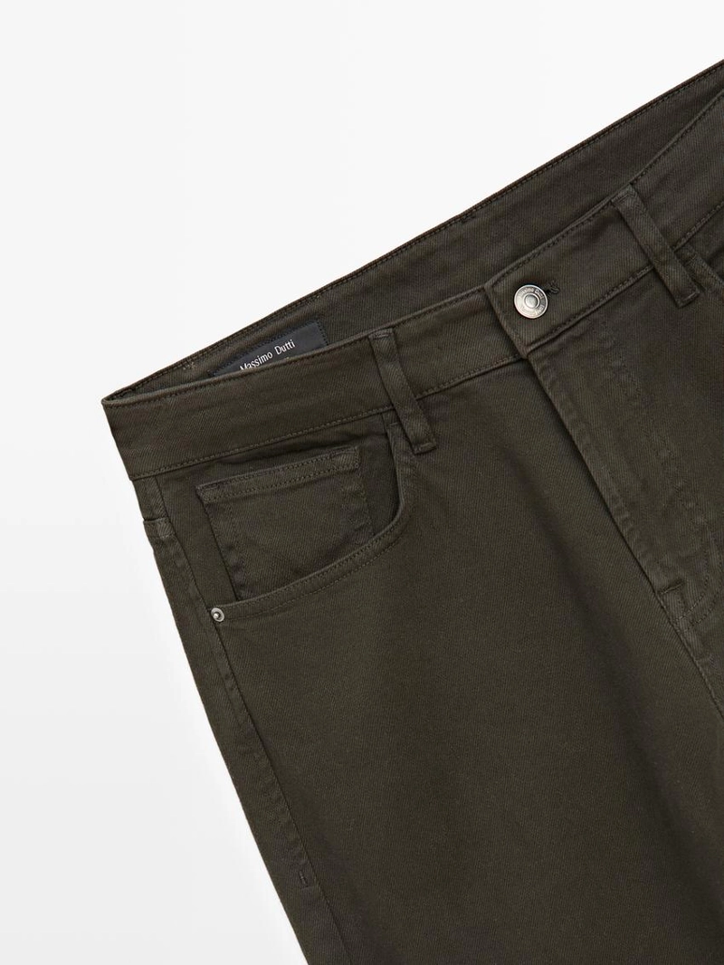 Джинсы с зауженным кроем