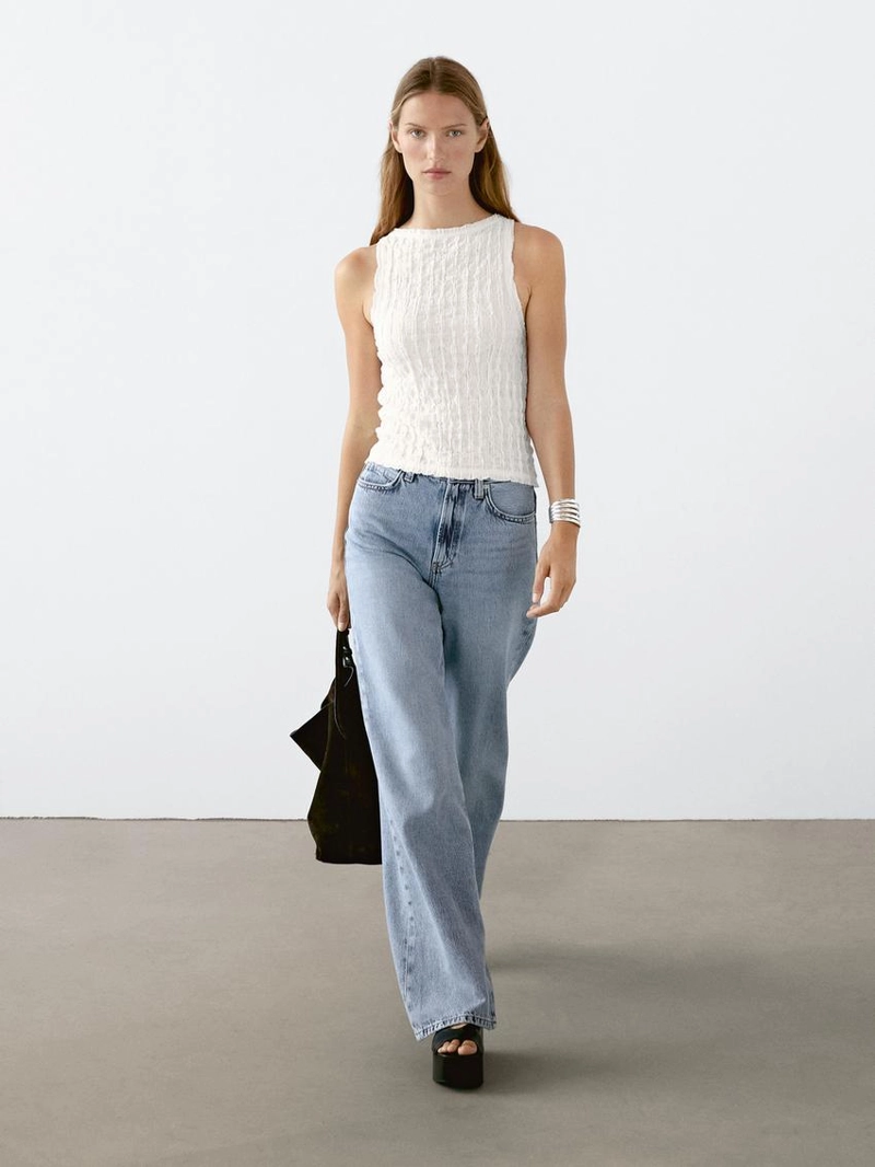 Топ из смесового хлопка сборками