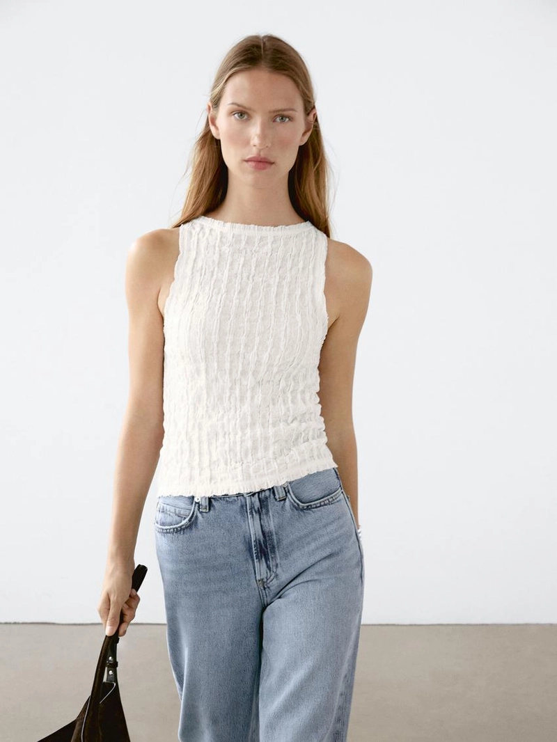 Топ из смесового хлопка сборками