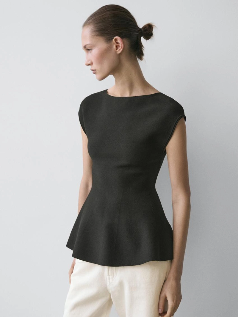 Вязаный топ с круглым вырезом