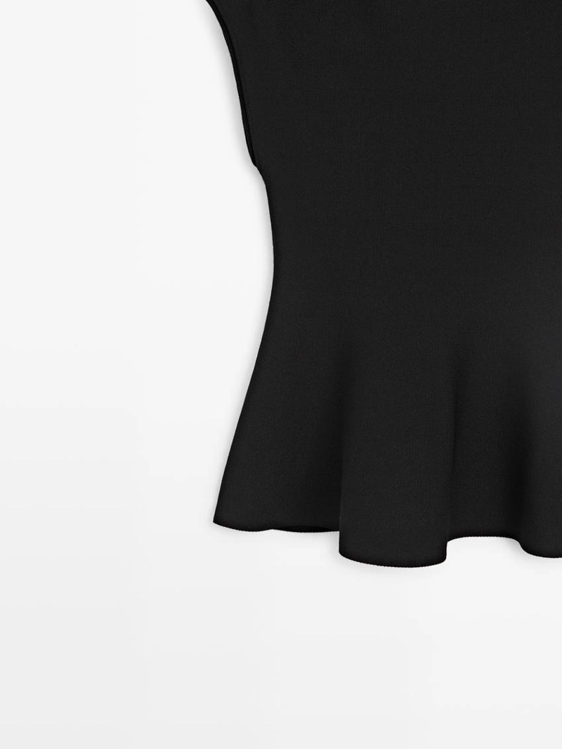 Вязаный топ с круглым вырезом